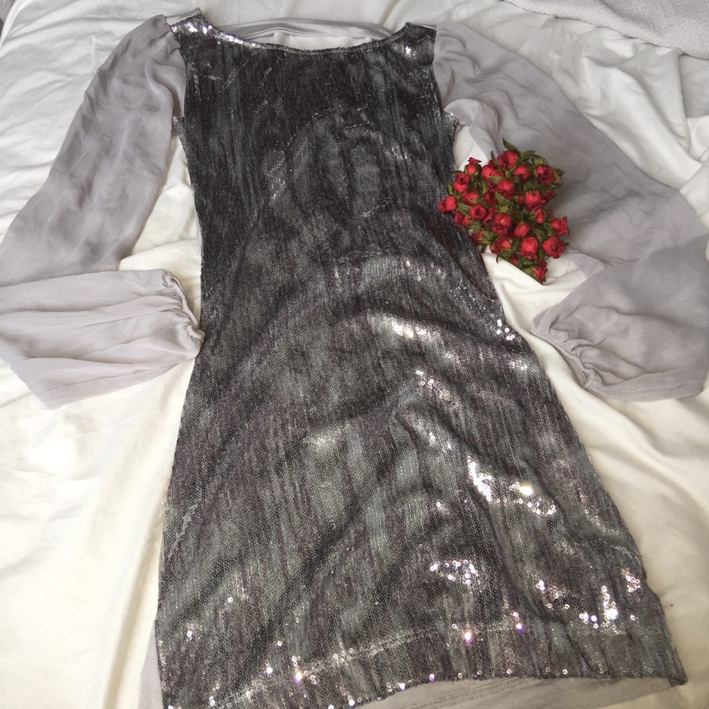 🌹STUNNING SEQUIN GUESS MINI DRESS🌹